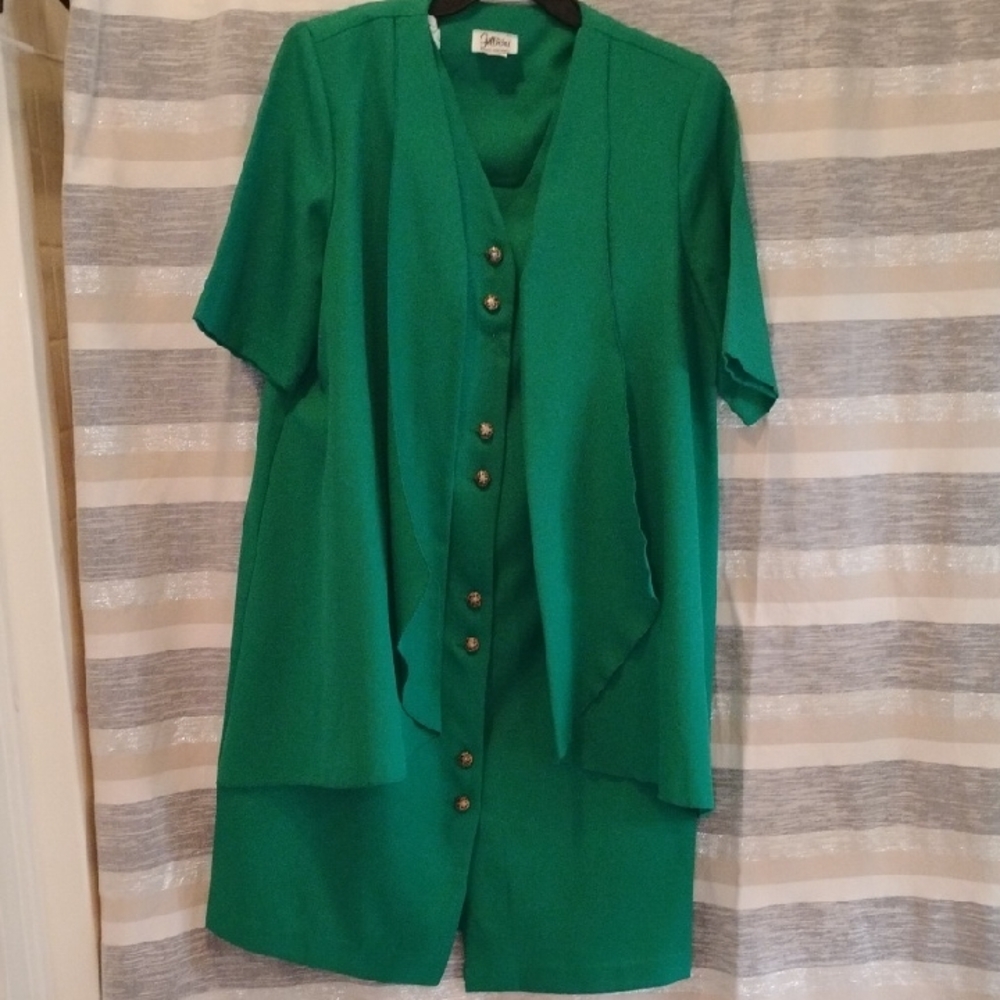 Elegant Green Women's Skirt Set